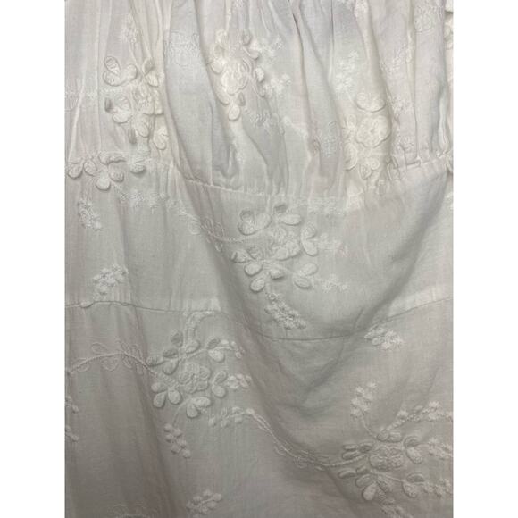 Kourt White Dress with Beautiful Floral Detail. 100% Cotton. Size Medium. - Picture 5 of 6